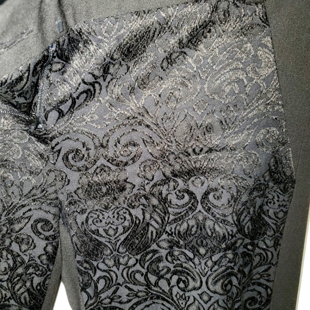 Gorgeous and elegant Express skinny pants!